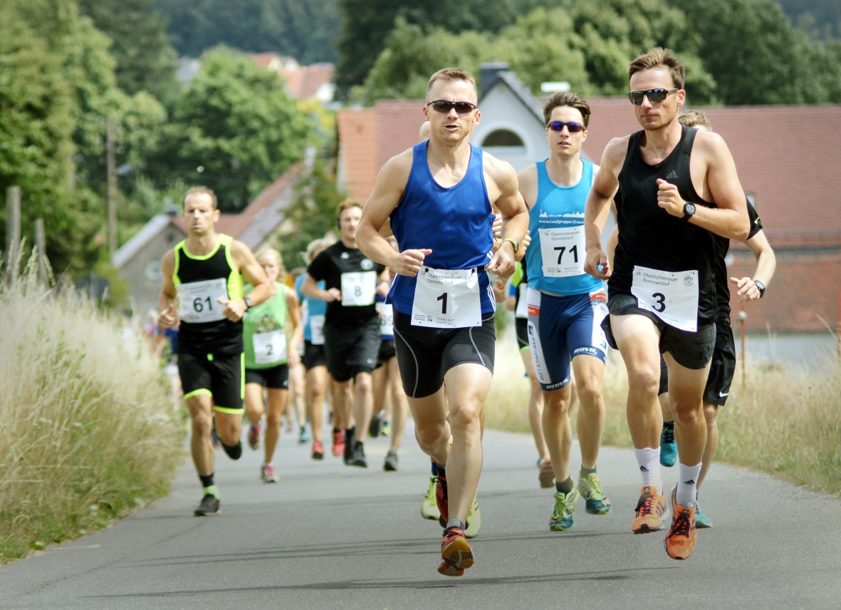 13-km-Lauf: Die Spitzengruppe; Foto: Uwe Zabell
